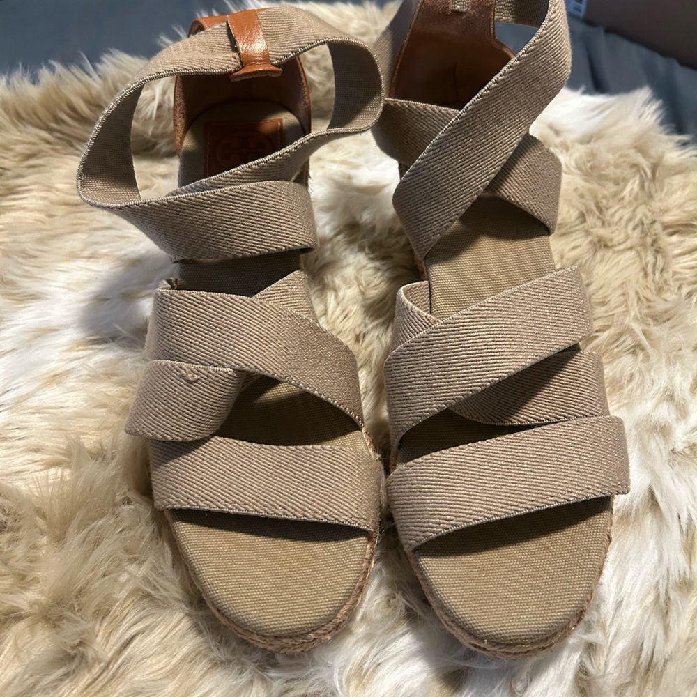 Tory Burch Beige Strappy Sandals small flaw it can be hidden Made in Spain